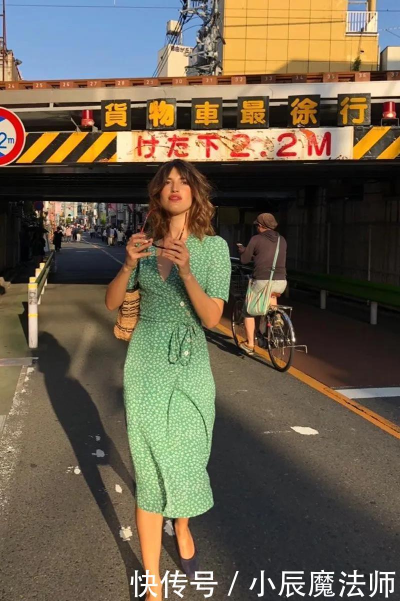  『复古方领』高级又时髦，照着穿回头率200%！