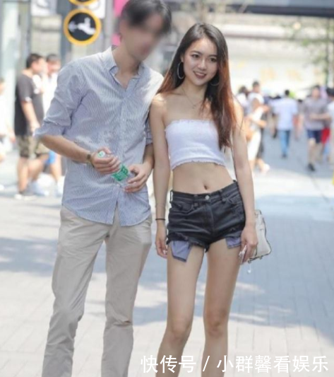 『服饰』街拍美图:小姐姐肤白貌美颜值佳,服饰设计感十足,优雅又时髦!