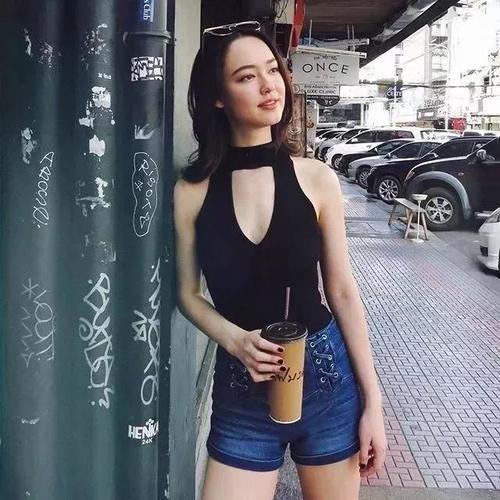 用健身征服Chanel，22岁的她告诉你：自律的女人，有多可怕！