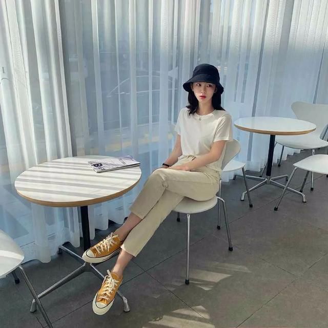 『 小可爱』怎么搭配都好看，这6双鞋子太流行