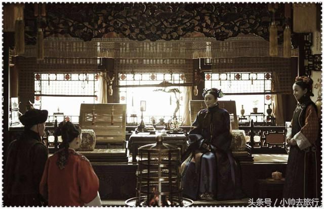 越南一家人来中国旅游,到了景点门口准备买票,最后却尴尬离开