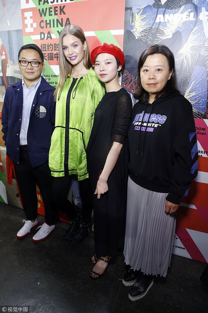 2019春夏纽约时装周:90后中国设计师 Angel Chen秀 街舞选手陈妍