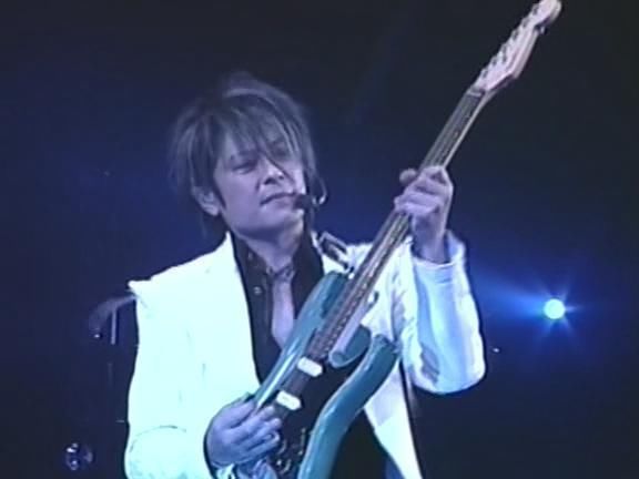 王杰嗓子毒害悬案真相揭开，资深娱记11年后爆料：都是自我炒作