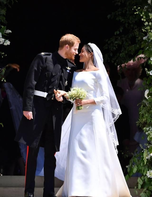 婚纱:梅根婚纱设计师Clare Waight Keller闪辞Givenchy创意总监一职