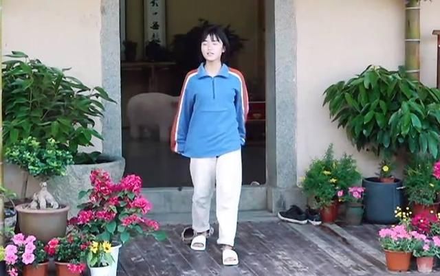 沈月不注重穿搭也就算了,腿粗都不P图,娱乐圈还真没人敢这样!