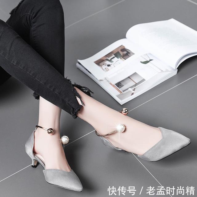 女人■穿不了高跟鞋的姑娘不要急,时髦不累脚的猫跟鞋让你更女人!
