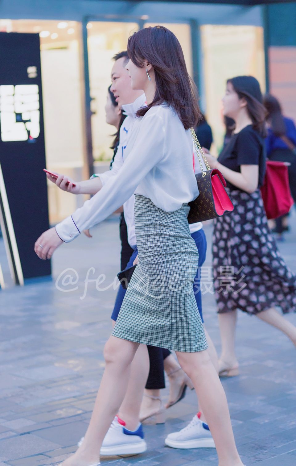 360度无死角的女神， 长相甜美，穿着时尚，美到无法呼吸