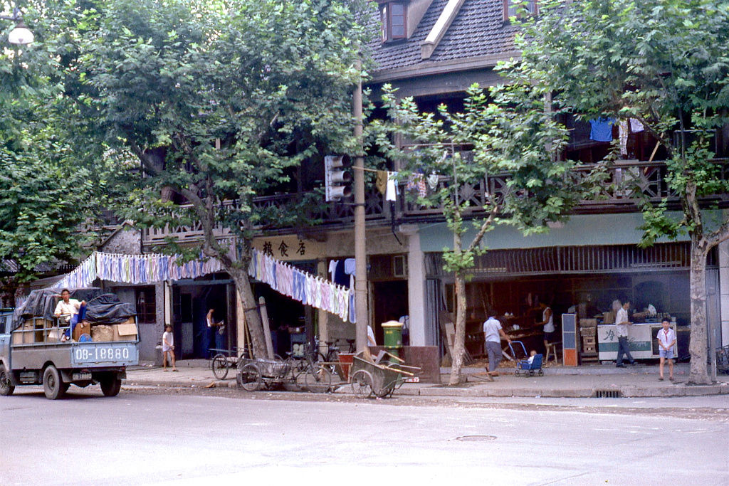 1979年改革之初的上海街市