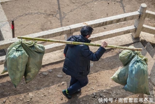 到华山旅游，明明有缆车可以乘坐，为何还有华山挑夫的存在？