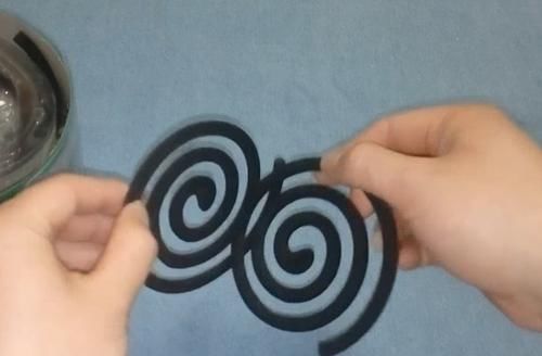  两片蚊香@蚊香分离不是靠慢慢掰开的，简单一步，可以让蚊香自动分开不会断