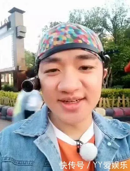 快手网红“二驴”开播，直播间谈“王祖蓝”首秀一事，快手官方发