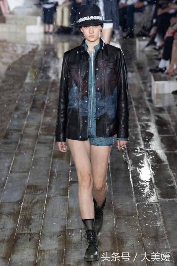 大美媛服饰迪奥2019早春度假系列时装秀