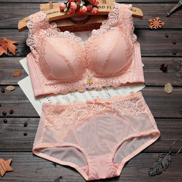 调整型聚龙文胸套装，增加胸部丰满，展现性感胸部线条