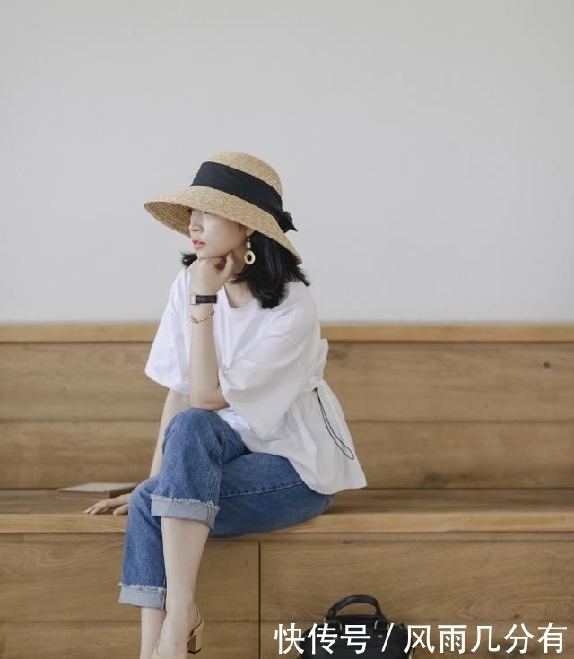 「粉色」奔三的女人应该如何穿?藕粉色上衣搭配半身包臀裙,谁穿谁好看!
