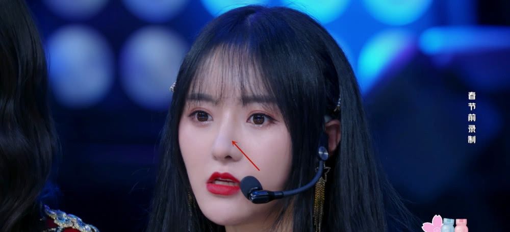  对比@鞠婧祎开了个好头，snh48成员假脸迹象严重，和元气女团对比鲜明