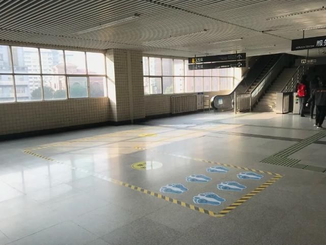 『车站』缓解大客流!上海地铁站增设第三站台,乘客候车的正确打开方式来了