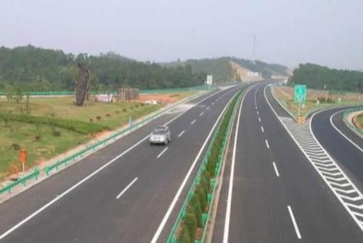 注意了！再强调最后一次：下高速时没有这个动作，一律扣3分