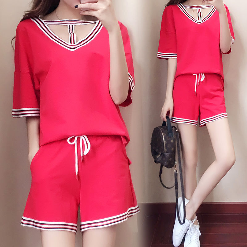 比裙子更舒适，比阔腿裤更洋气，刚上市的短裤套装，美的嫩上添嫩