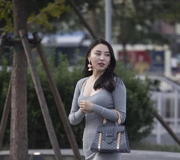  『美女』身材气质，可不是一朝一夕能出来的