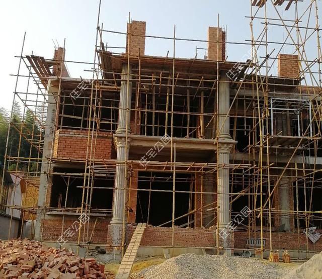 为啥南方盖房多是2、3层洋楼，北方农村却基本上都是平层大院