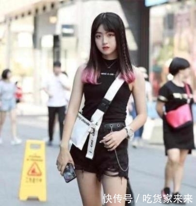 优雅:街拍优雅多姿的小姐姐,仙女气质十足,非常有女人味