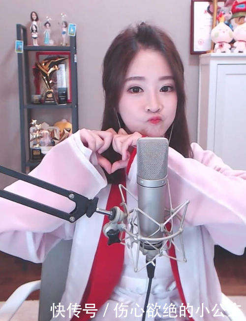 冯提莫扮紫霞仙子，美似朱茵引爆直播间，网友：星爷看了想娶！