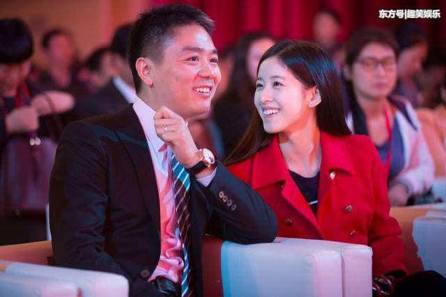 明星批疫苗造假，章子怡愤怒，何炅暖心，刘强东13字回应太霸气