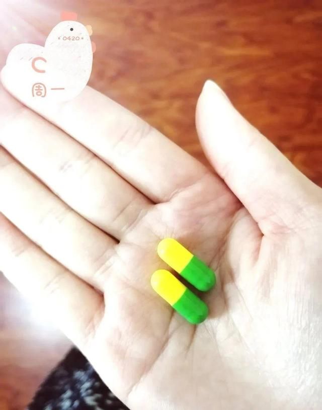  「溶液里浸泡」1粒小药片，碾碎丢水里，花像吃了兴奋剂疯长！