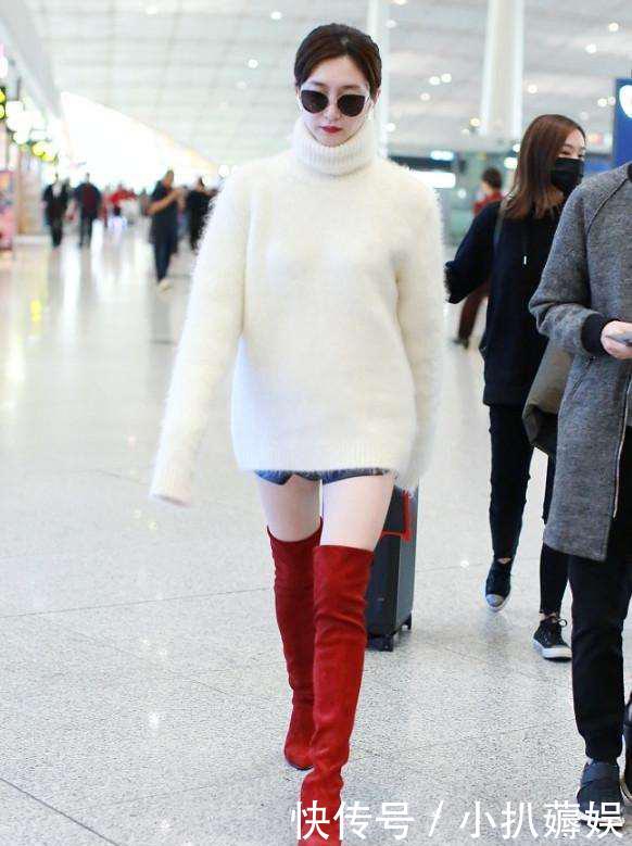 江疏影真会穿，一身简单搭配，穿出了超模既视感！