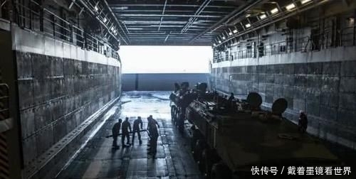  #美国海军陆战队#美军最新两栖作战车测试画面曝光，再次回归“从海上机动介入”？