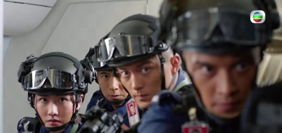 『警匪片』TVB八部警匪片安排上映，港姐冯盈盈、高海宁备受力捧，全面霸屏