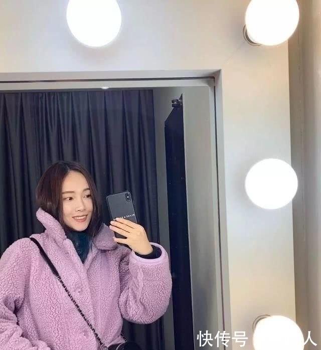  「适合」皮肤黑怎么穿？流行色不一定适合你，学刘雯、允儿穿这3个显白色