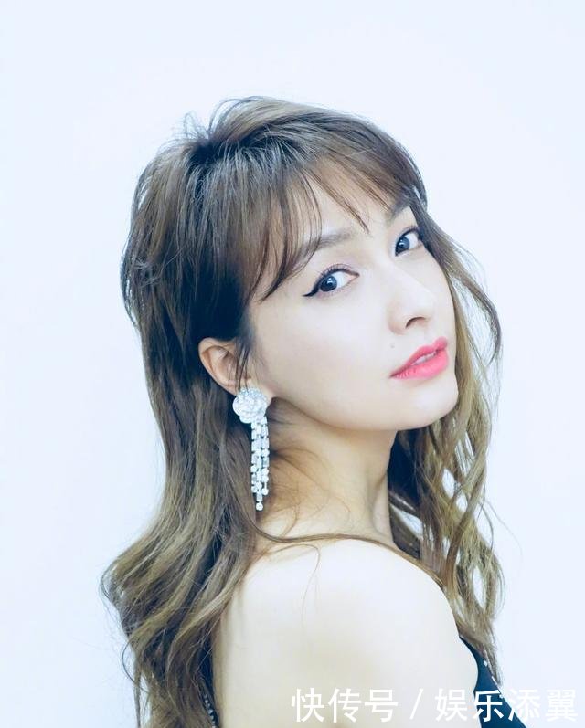 吴昕 清新脱俗, 笑的是如此清澈动人