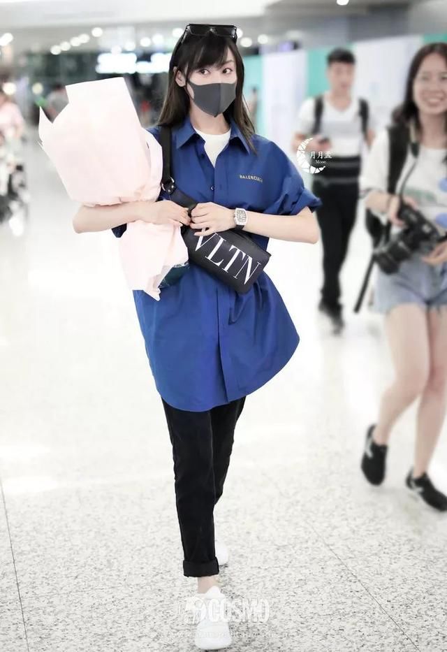 穿上白色高跟鞋的马思纯一定更美！