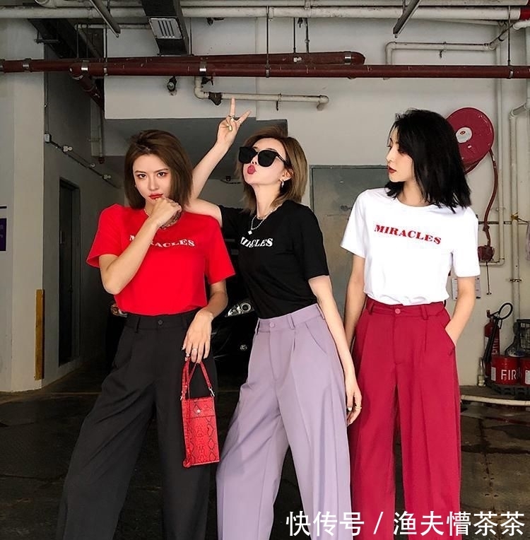 「有型」紧身打底裤:修身有型的小姐姐,秀出完美腿型,着实让人心动!
