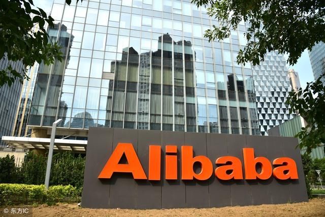 中国首富易主！力压马云和马化腾成功登顶，王健林已经跌出前五！