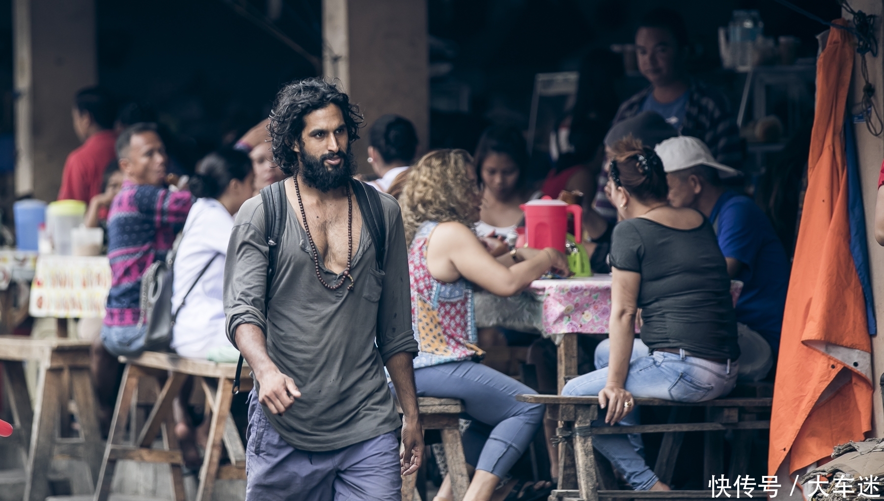 中国游客到菲律宾先逛菜市场,竟然发现还有光碟店