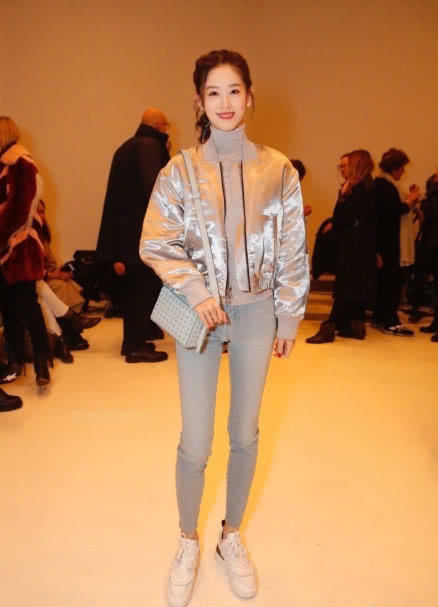 刘诗诗章泽天居然同框了，完美演绎一个在夏天一个在冬天