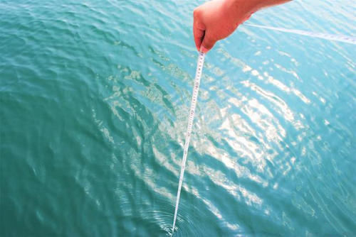 中国最大的人工湖，有数千座岛屿，为了修筑它付出了很多