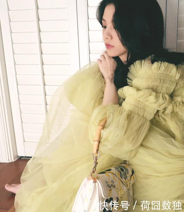  [春夏]春夏穿淡黄色纱裙拍写真，温柔气质太可人，透视薄纱秀美腿