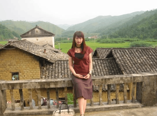 看看农村的姑娘，一点都不比城里差，好想回农村