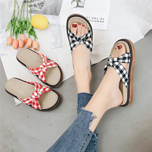 今年最流行的凉鞋，时尚有档次，一双比一双美