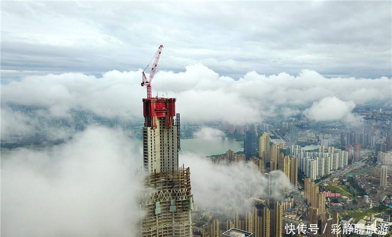 300亿建武汉最高楼，跻身华东巅峰，因降高憾别世界第四高楼
