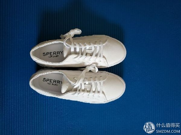 记录穿搭进阶之路 篇一:Sperry斯佩里低帮男款小白鞋