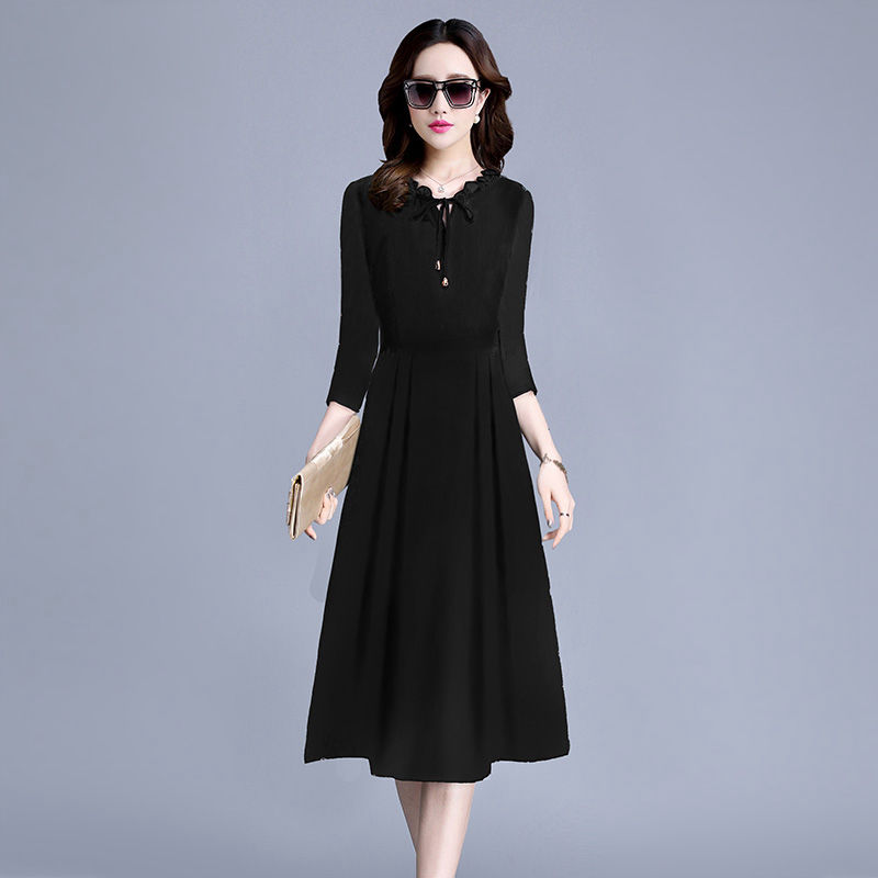 日盼夜盼:“儒雅”秋裙终于开卖，洋气超迷人，推荐六零女人穿