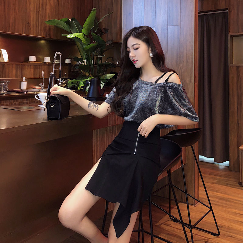 泳衣扔了吧!学学海边小姐姐穿“亮丝裙”，轻松迷倒一大片