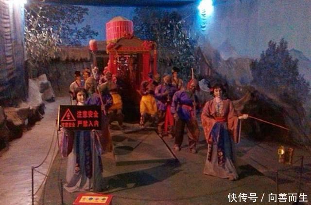 我国出现一座“鬼城”,白天能看到人山人海,夜里却没有人敢去