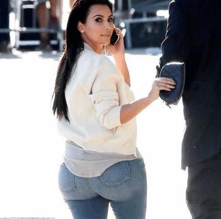 胯宽“屁股大”的女人，这2种裤子尽量少穿，不仅难看还很显胖！