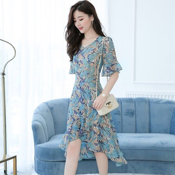 三伏天40女人别打扮太土!这个夏天流行的雪纺连衣裙，时髦减龄