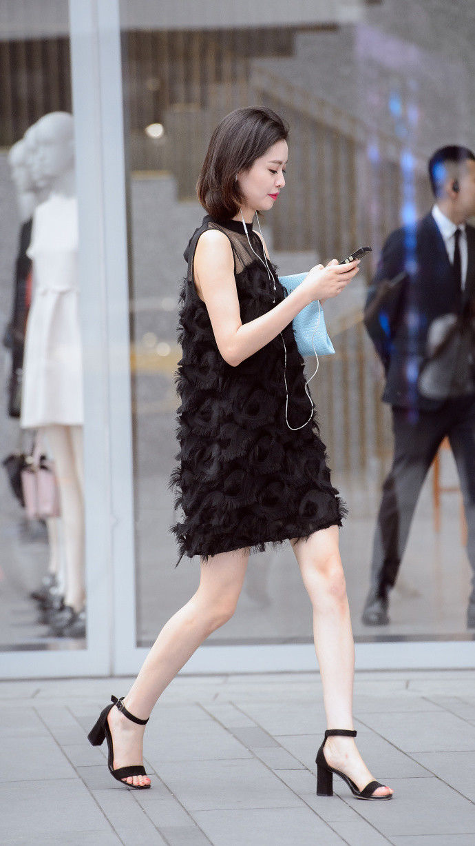 街拍路人，要想回头率爆表，就来参考一下这几款穿搭